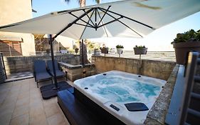 Harbour Views Duplex Private Maisonette